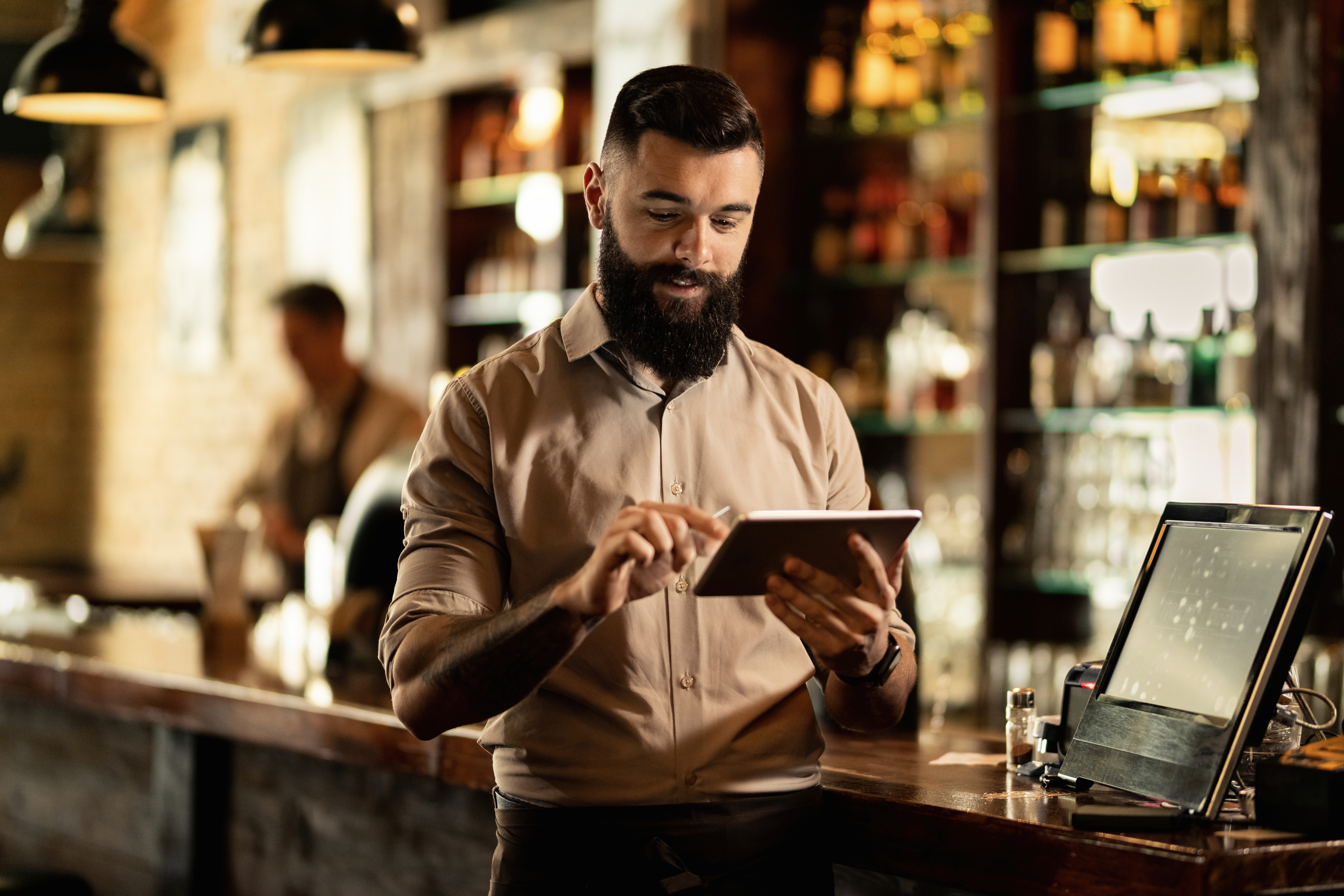 Interatividade à mesa - tablet e POS no bar